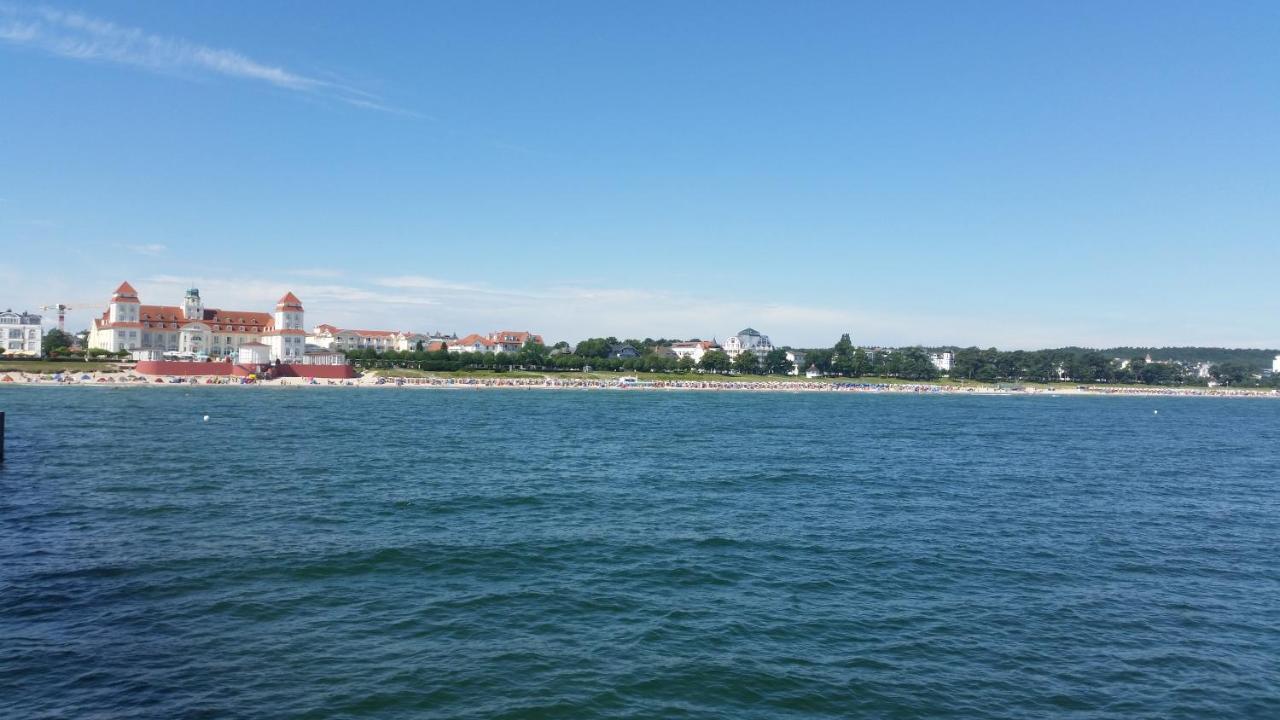Ferienhaus Ostseeblick Ruegen ザスニッツ エクステリア 写真