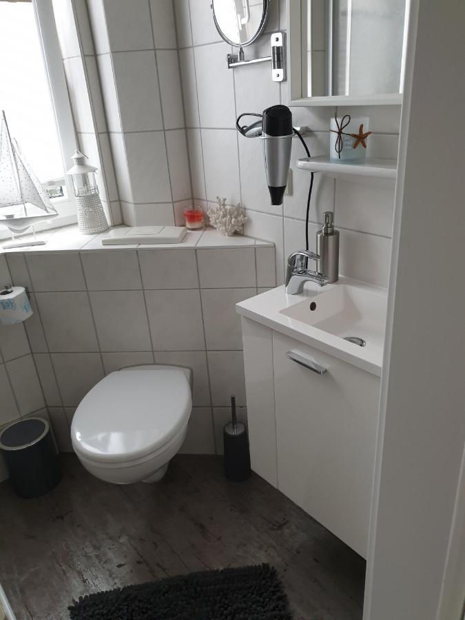 Ferienhaus Ostseeblick Ruegen ザスニッツ エクステリア 写真